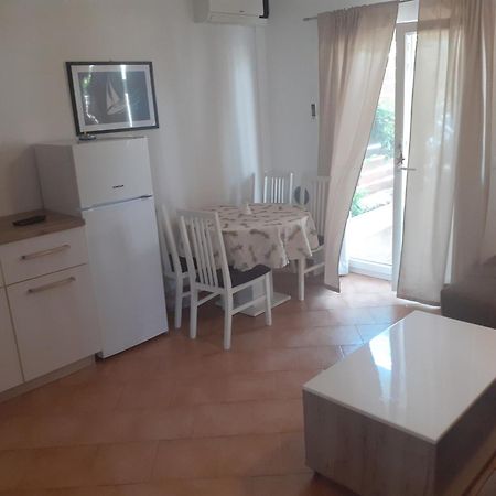 Apartmani Miletic Jelsa  Buitenkant foto