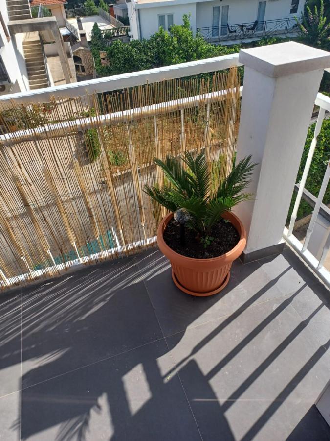Apartmani Miletic Jelsa  Buitenkant foto
