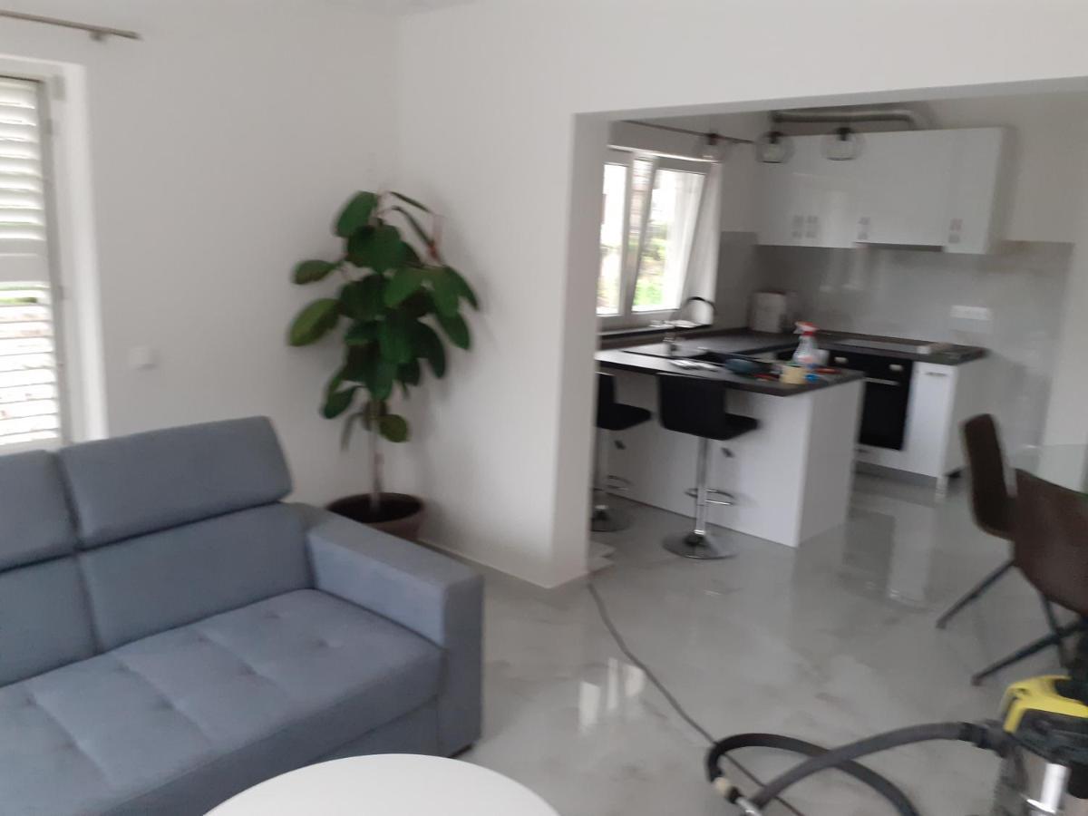 Apartmani Miletic Jelsa  Buitenkant foto