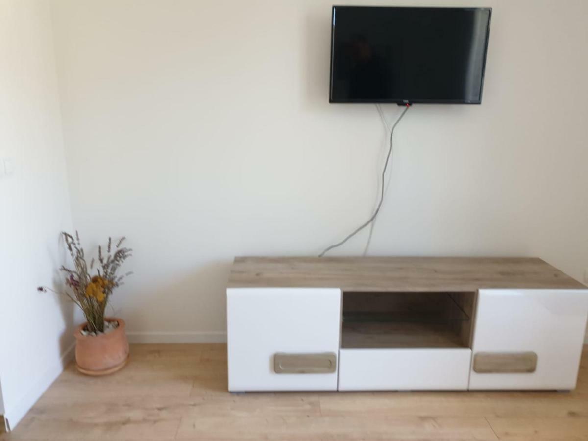 Apartmani Miletic Jelsa  Buitenkant foto